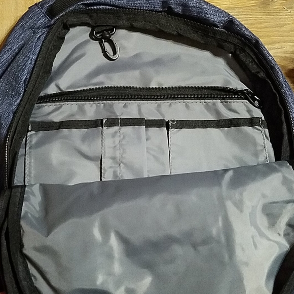 Kenneth Cole Reaction Men's Computer Backpack - Picture 7 of 7